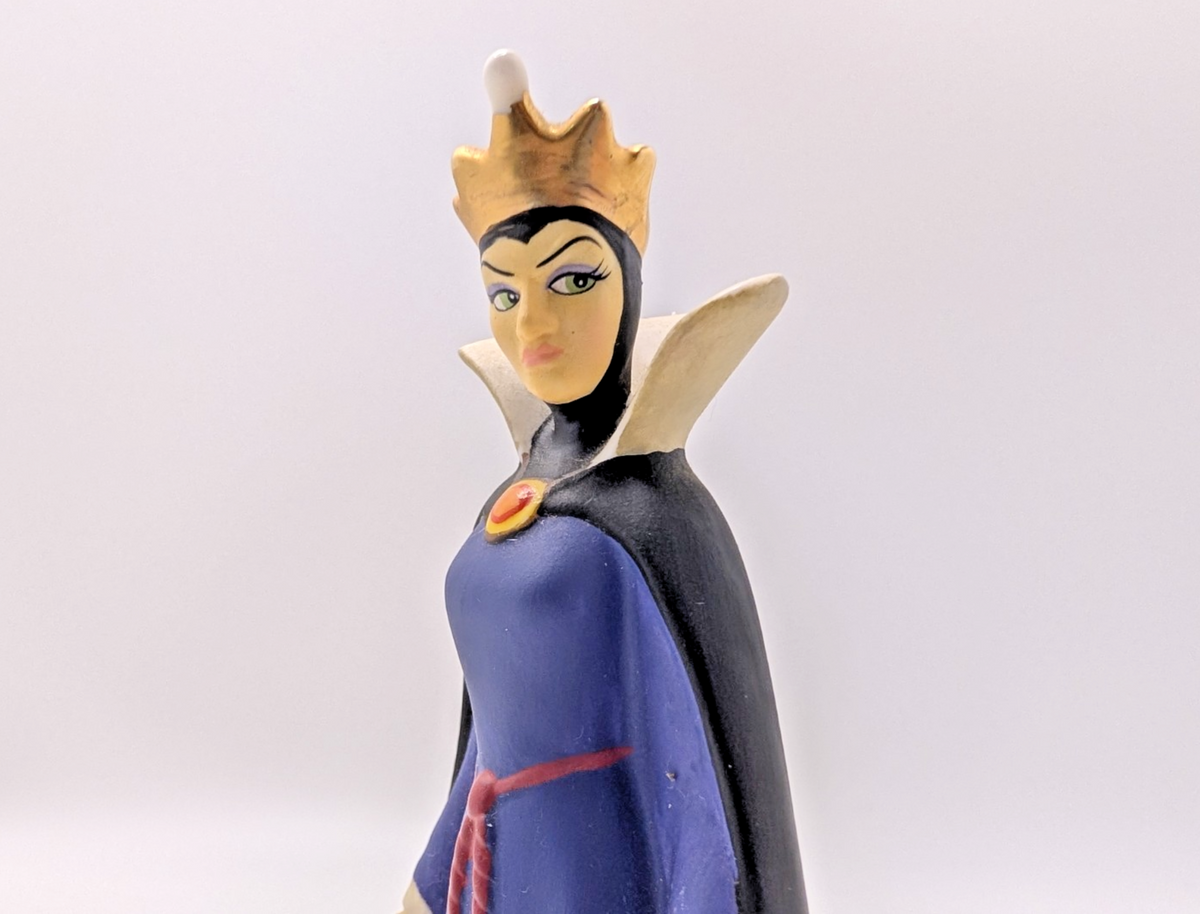 Disney Showcase Precious Moments Evil Queen Black as Night 143701 - Boxed - product view 13