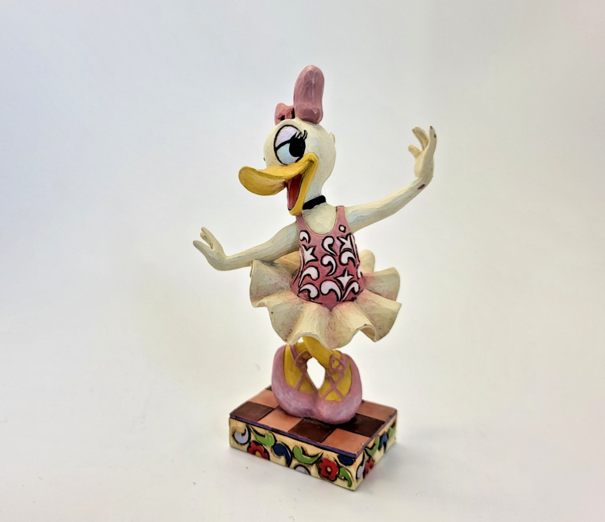 Disney Traditions Showcase Daisy As The Sugar Plum Fairy Figurine Duck Jim Shore3