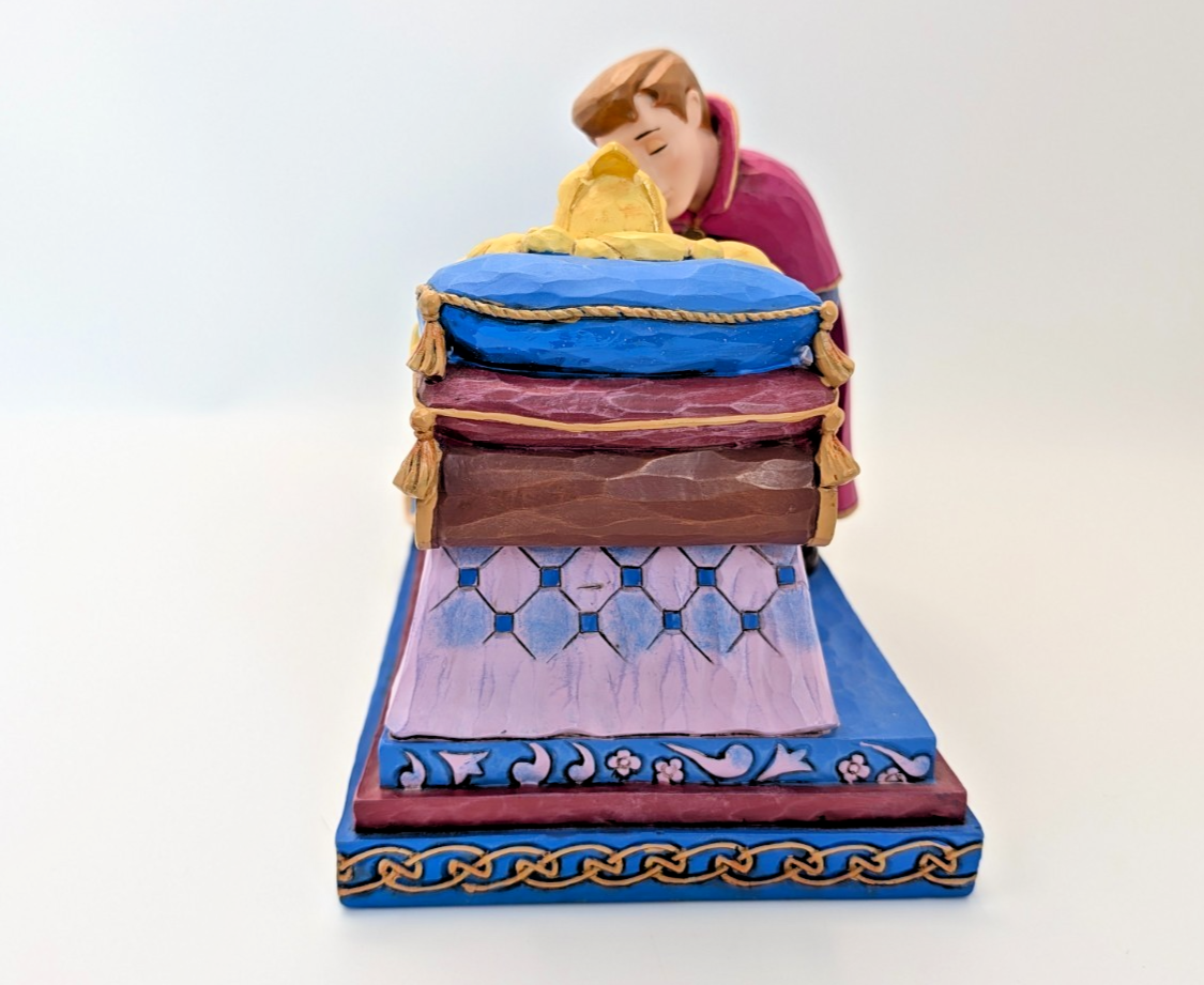 Disney Traditions Aurora Phillip The Spell Is Broken 4056753 figurine - underside condition