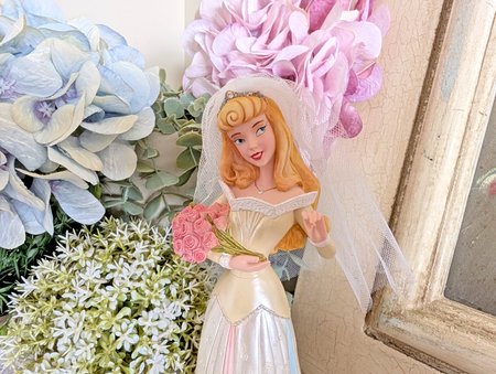 Disney Showcase Aurora Bride Sleeping Beauty unboxed figurine 4050708