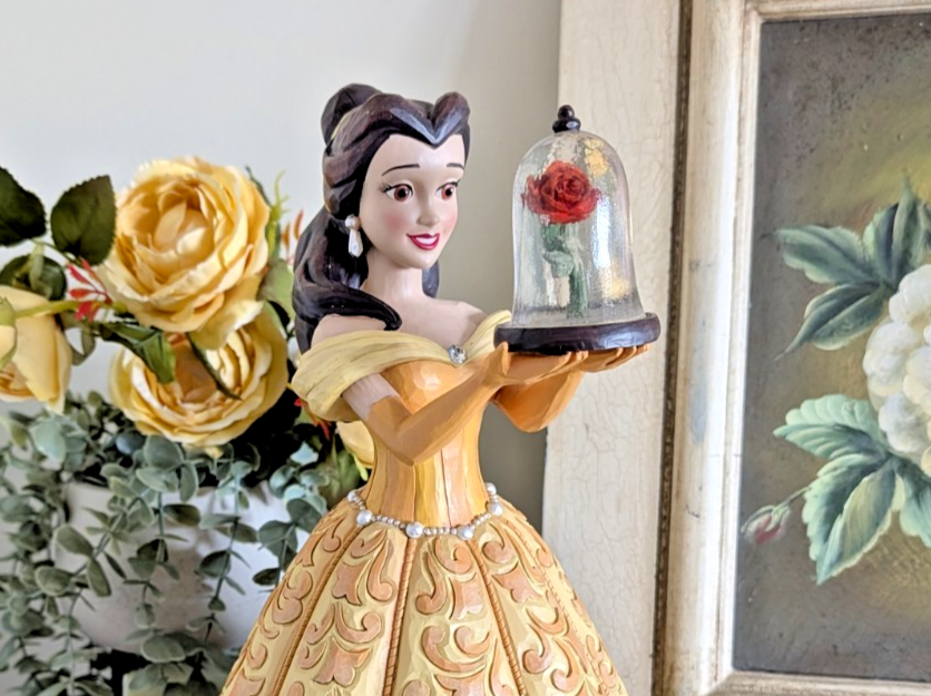 Disney Traditions Belle A Rare Rose Deluxe 6009139 – detail and condition photograph 5