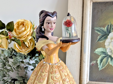 Disney Traditions Belle A Rare Rose Deluxe 6009139 – detail and condition photograph 5