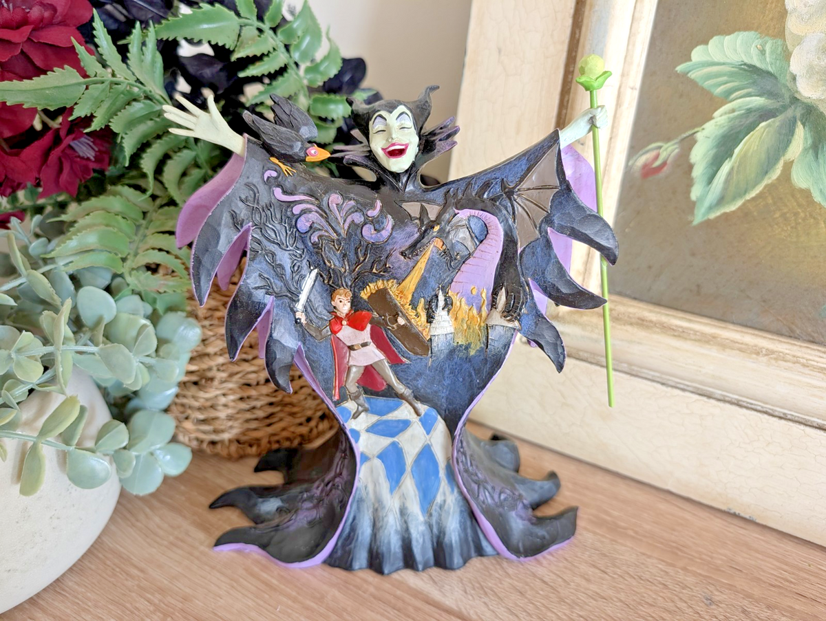 Disney Traditions Maleficent Malevolent Madness figurine 4055439 left-side character view
