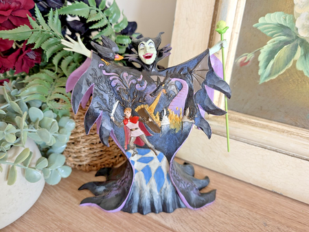 Disney Traditions Maleficent Malevolent Madness figurine 4055439 left-side character view