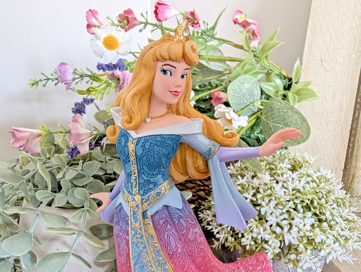 Alternate view of Disney Showcase Couture de Force Aurora figurine 4058290