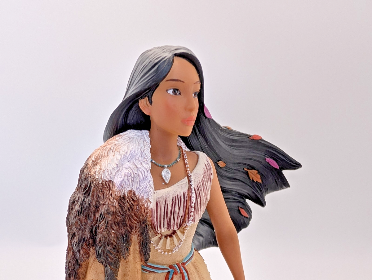 Disney Showcase Couture de Force Pocahontas 6008692 by Enesco - Unboxed - product view 17
