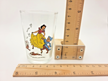 Vintage Disney Snow White Dopey Glass Tumbler 1980s 1990s Collectible Snow White4