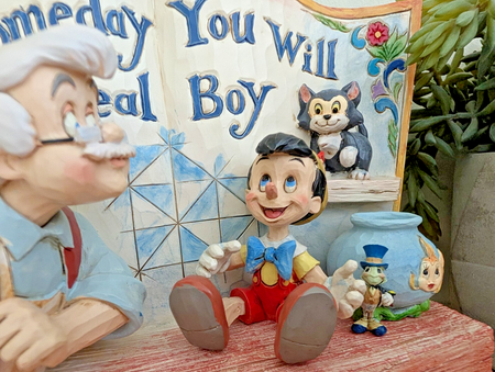 Disney Traditions Showcase Pinocchio Figurine Someday You Will Be A Real Boy3