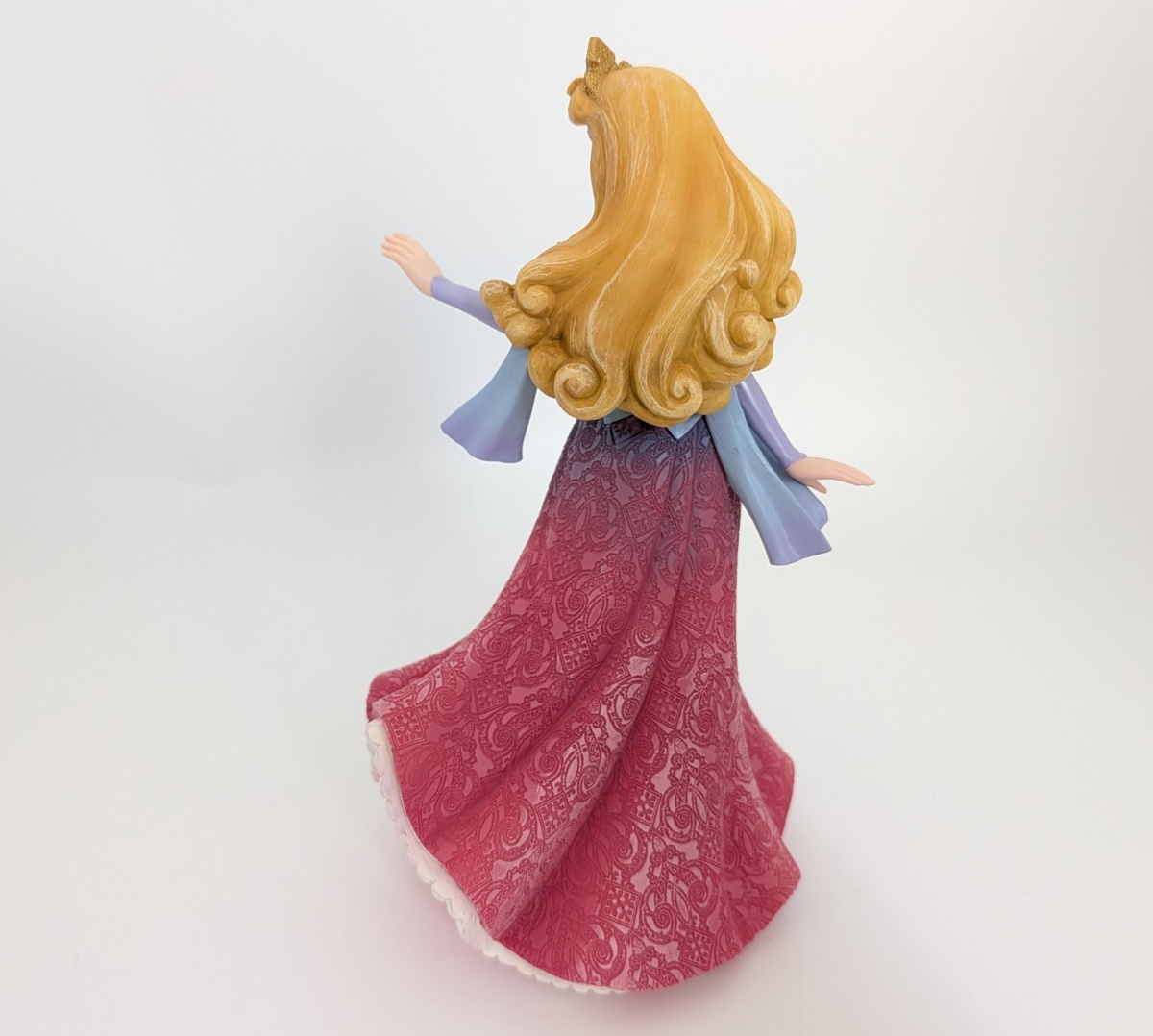 Alternate view of Disney Showcase Couture de Force Aurora figurine 4058290