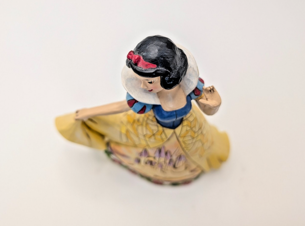 Disney Traditions Snow White Castle in the Clouds 4045243 by Jim Shore – detail and condition photograph 12