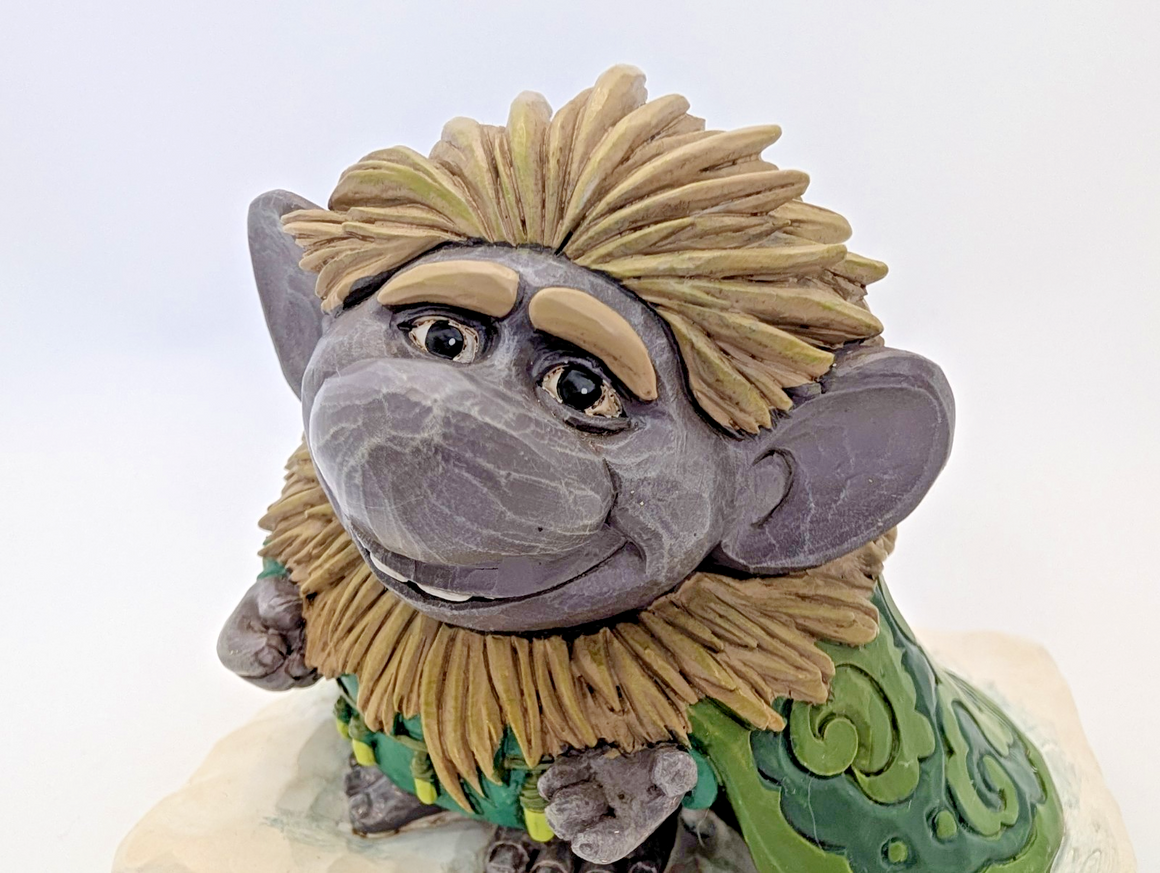 Grand Pabbie Jim Shore Frozen figurine side detail