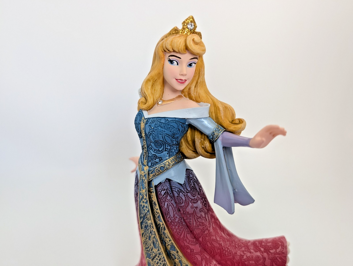 Alternate view of Disney Showcase Couture de Force Aurora figurine 4058290