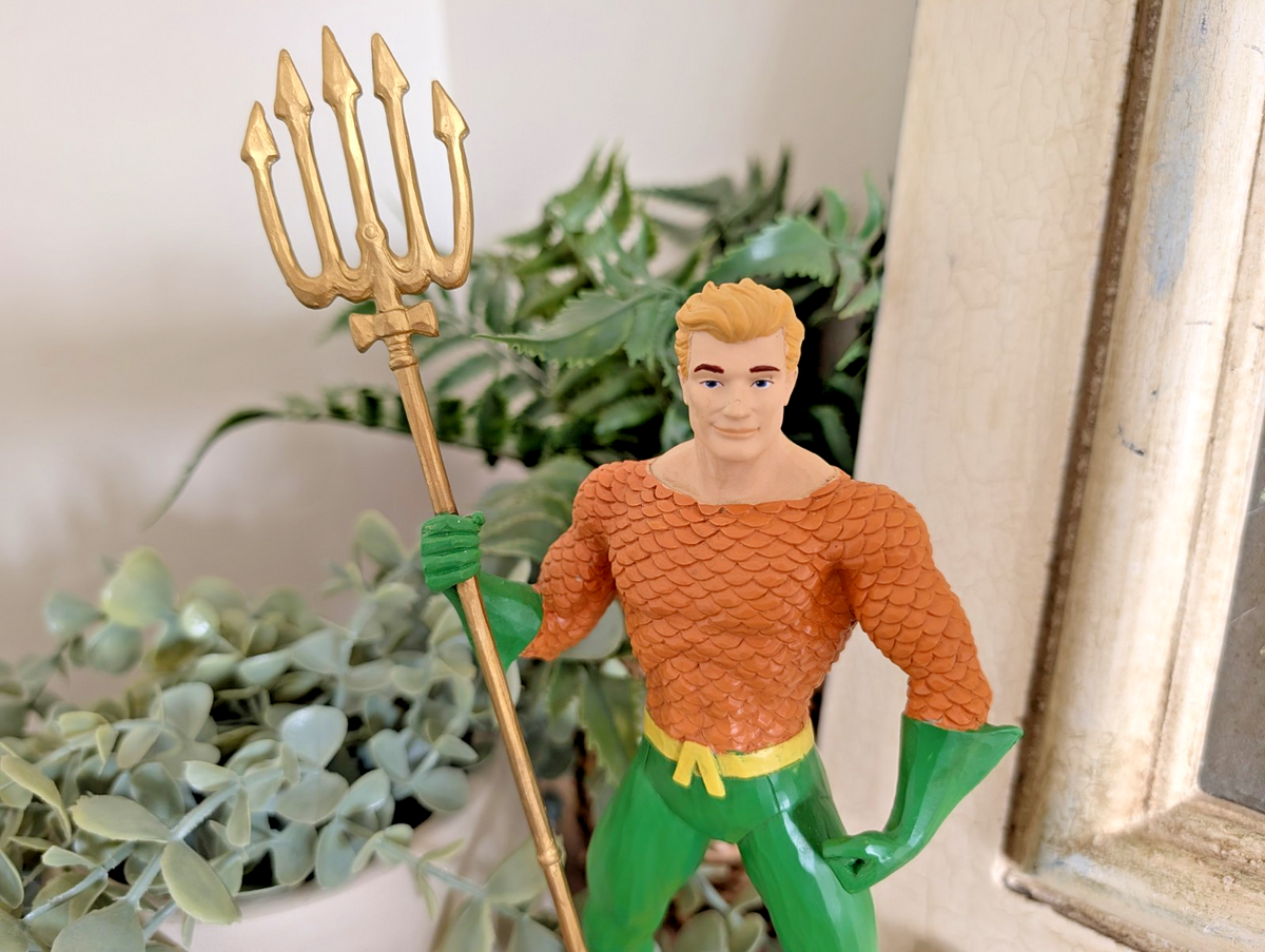 Alternate view of Jim Shore DC Comics Aquaman King of the Seven Seas figurine 6003026