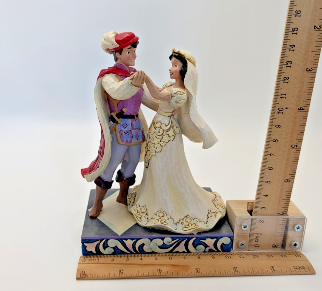 Disney Traditions Snow White The First Dance figurine 4056747 photo 13