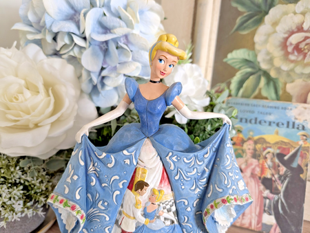 Disney Traditions Showcase Cinderella Romantic Waltz Figurine Jim Shore Scene1