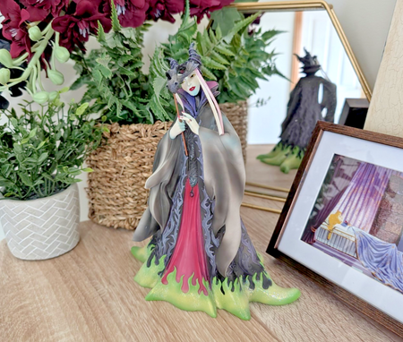 Disney Showcase Maleficent Masquerade Figurine Couture De Force Villain2