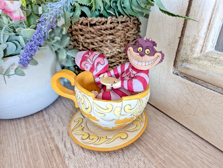 Disney Traditions Cheshire Cat Mad Tea Party 4032117 – detail and condition photograph 3