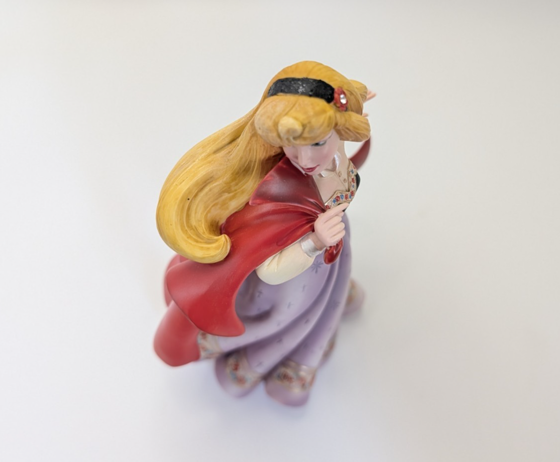 Disney Showcase Aurora as Briar Rose 4055792 Couture de Force – detail and condition photograph 14