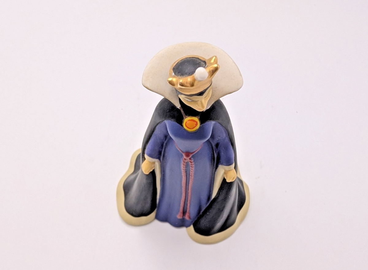 Disney Showcase Precious Moments Evil Queen Black as Night 143701 - Boxed - product view 11