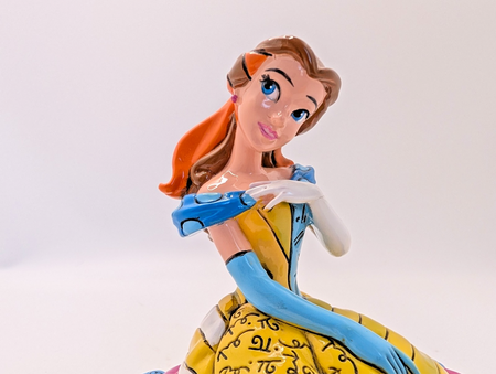 Disney Britto Belle Beauty and the Beast figurine 4030817 – right-side view