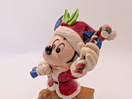 Disney Traditions Mickey Mouse Bringing Holiday Cheer 4052002 boxed figurine - close-up detail