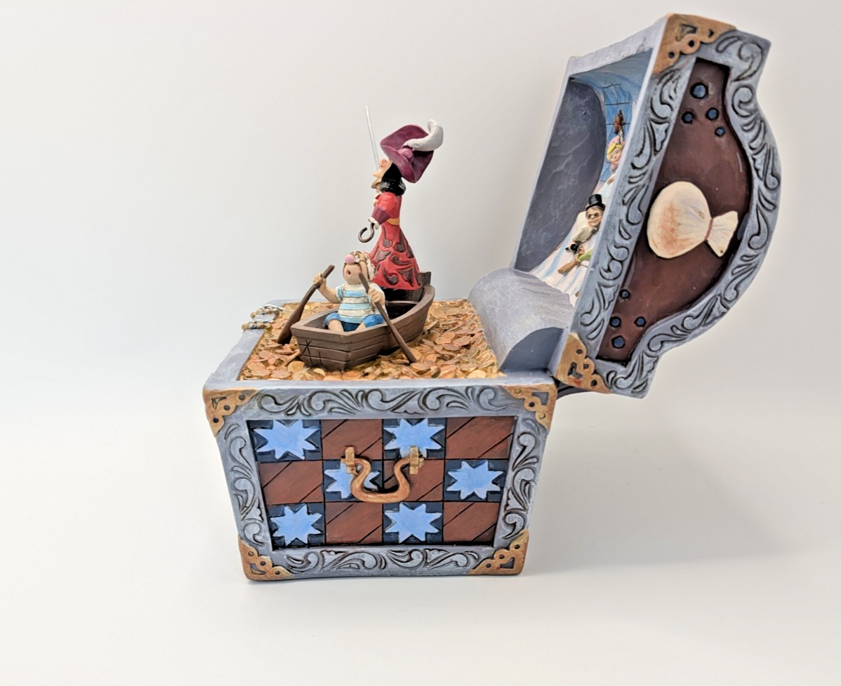 Disney Traditions Treasure-Strewn Tableau Peter Pan Figurine Captain Hook Wendy5