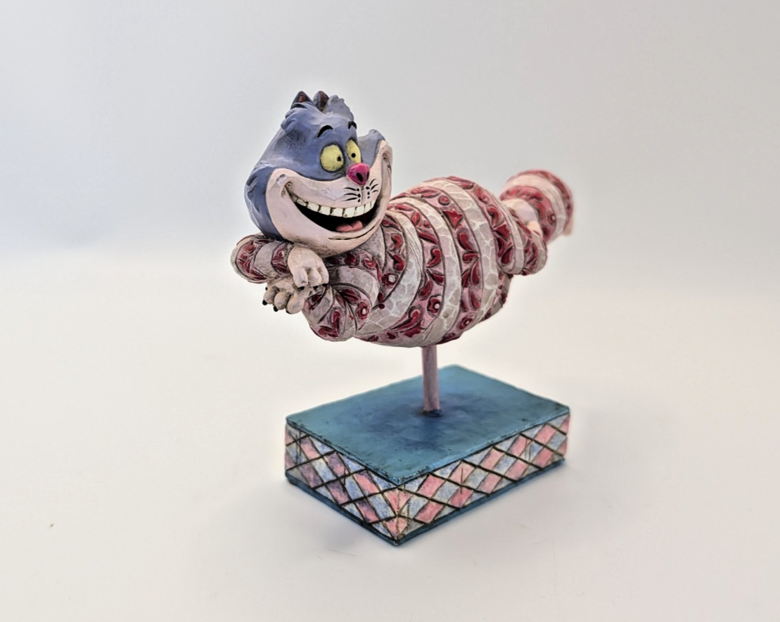 Disney Traditions Grinning Cheshire Cat figurine 4007211 – display angle