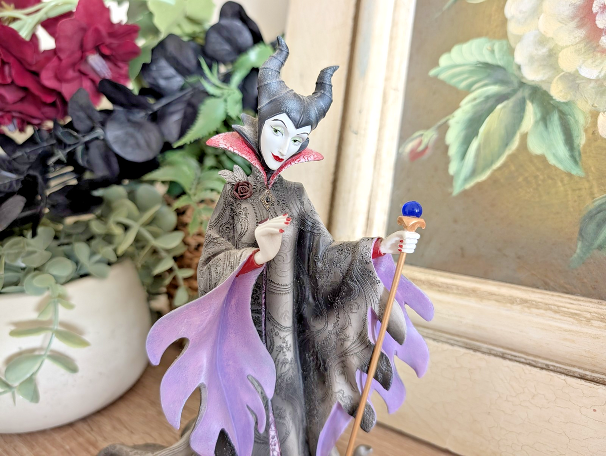 Alternate view of Disney Showcase Couture de Force Maleficent figurine 4031540