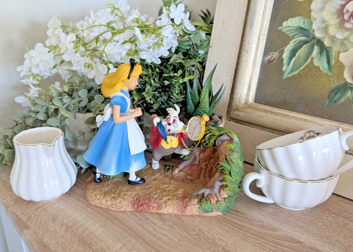 Disney Enchanting Collection Alice and White Rabbit Mr Rabbit Wait figurine photo 4