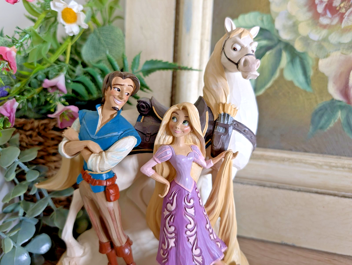 Enesco Disney Showcase Rapunzel, Flynn Rider & Maximus Figurine 2013 7in2