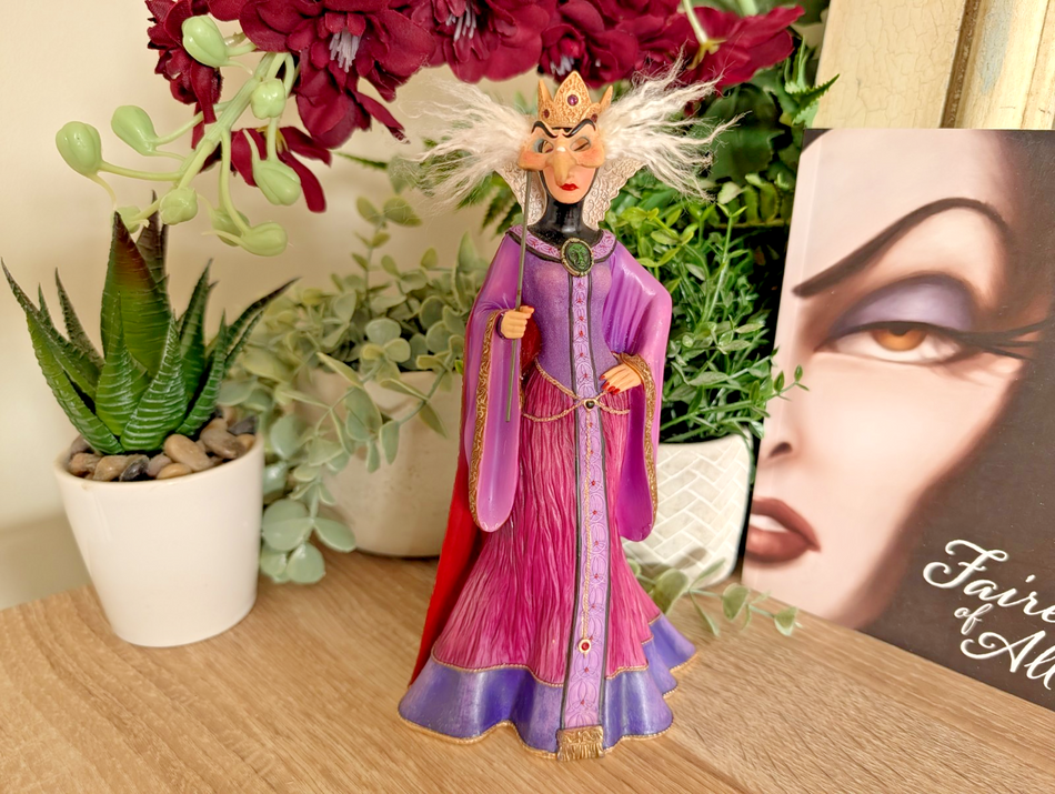 Disney Showcase Couture de Force Evil Queen Masquerade Figurine Boxed