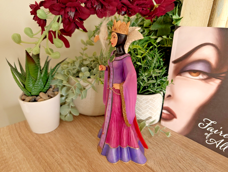 Disney Showcase Couture de Force Evil Queen Masquerade figurine photo 6