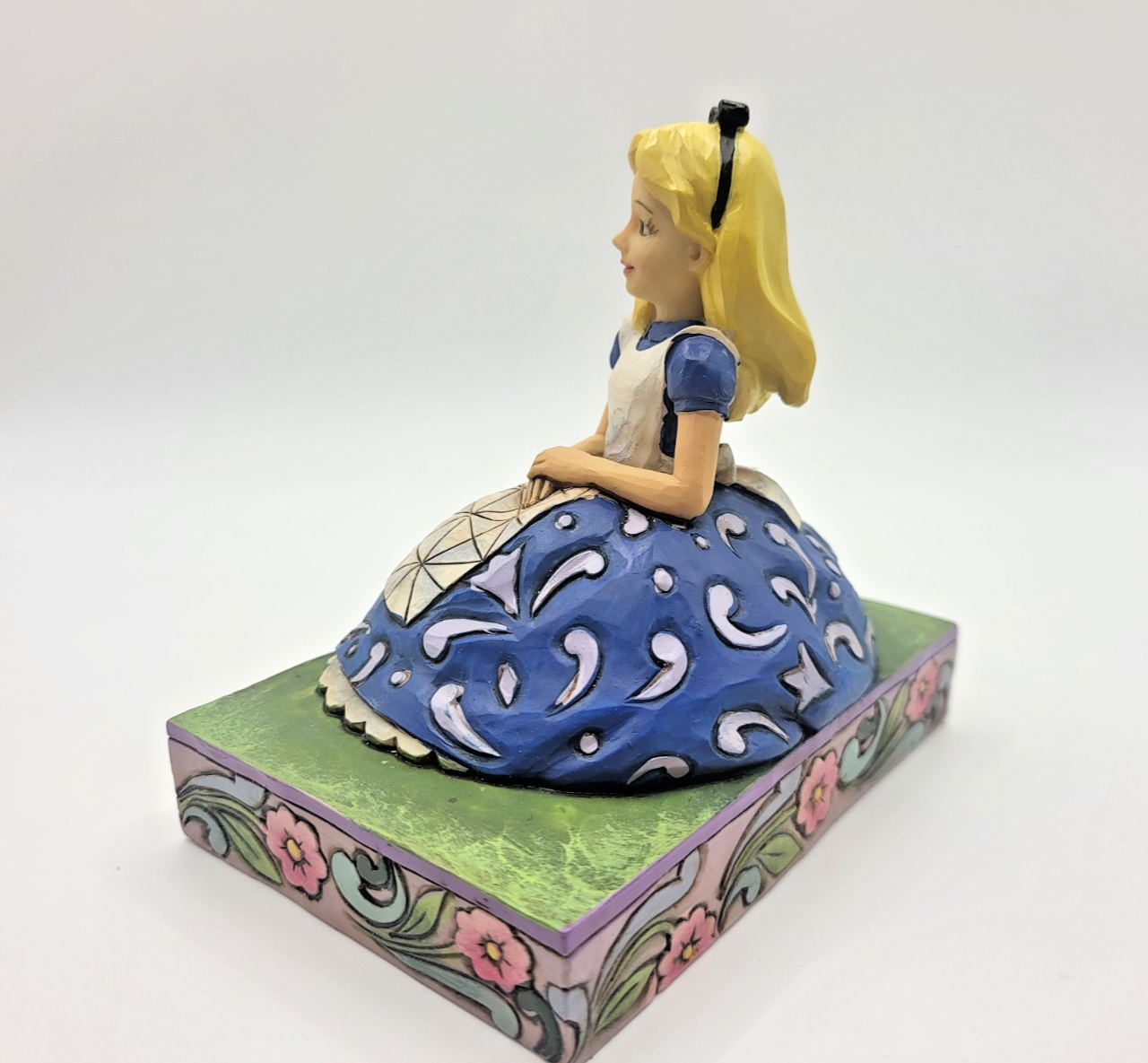 Disney Showcase Alice In Wonderland Figurine Awaiting An Adventure Ornament6