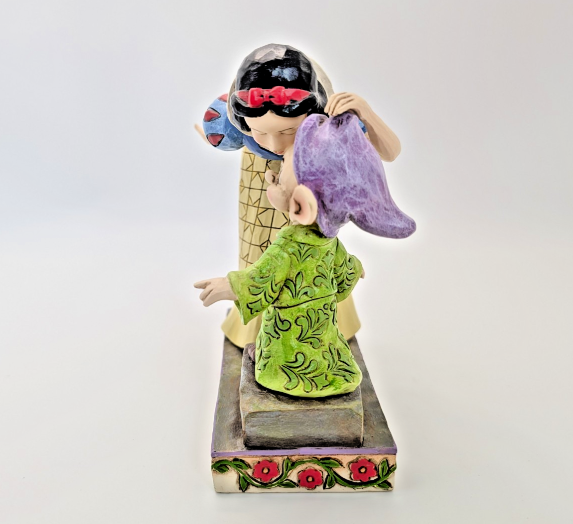 Disney Traditions Showcase Snow White & Dopey Sweetest Farewell Figurine J Shore7