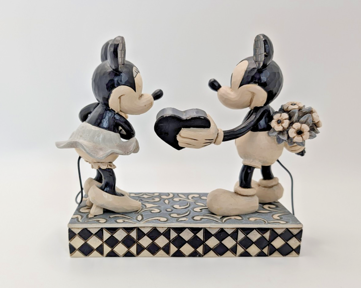 Disney Traditions Mickey and Minnie Real Sweetheart figurine photo 10