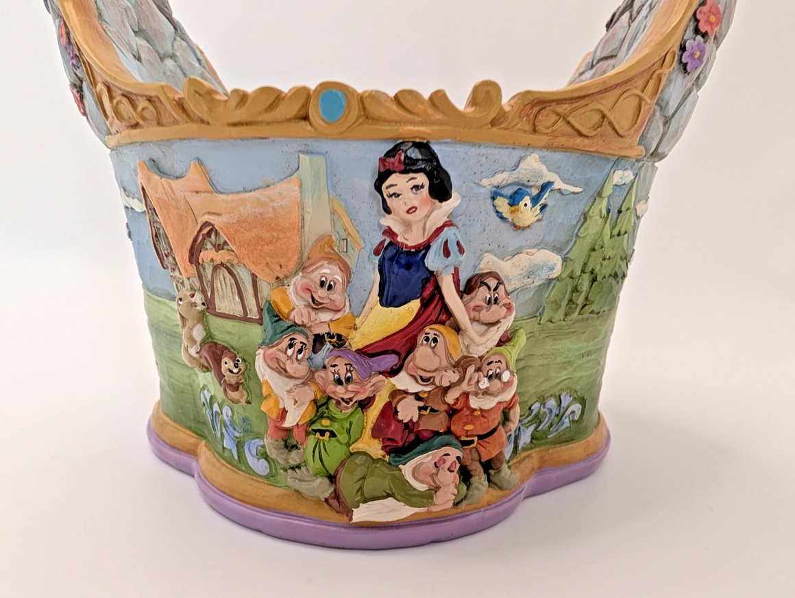 Disney Traditions Snow White The Tale That Started Them All figurine 6010105 photo 16