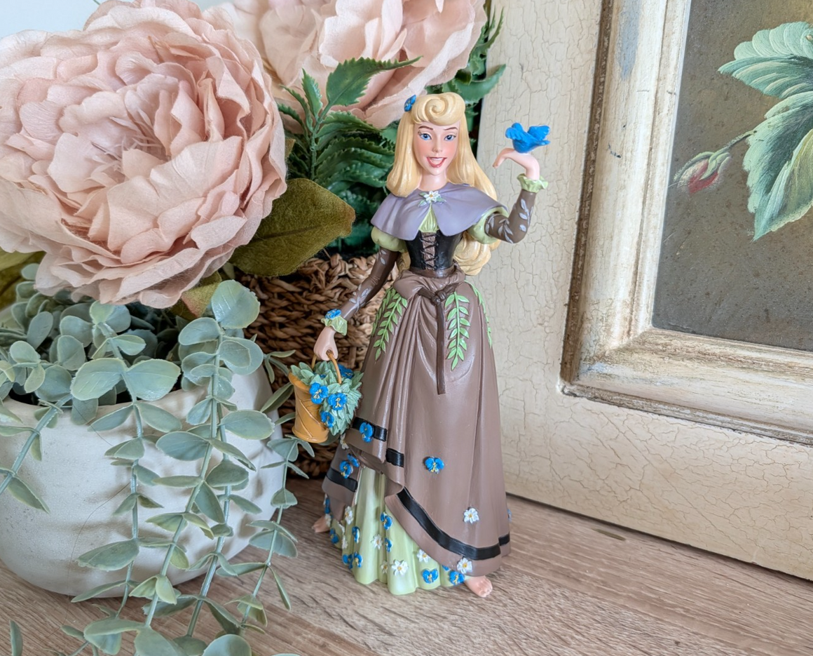 Disney Showcase Briar Rose Aurora Botanical 6014849 boxed figurine - right side view