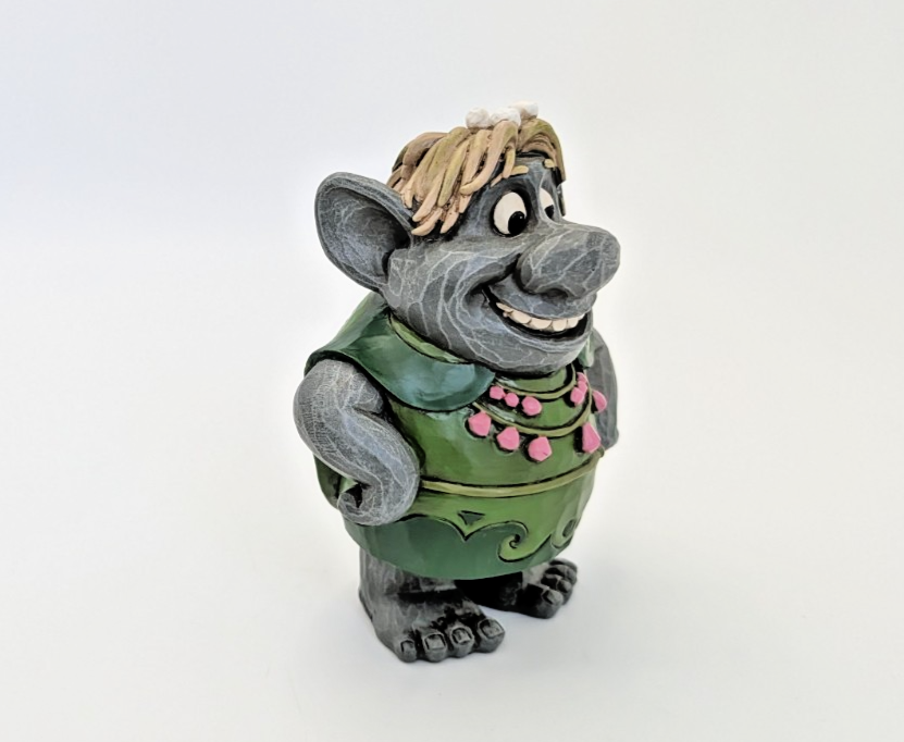 Bulda Disney Traditions figurine condition close-up