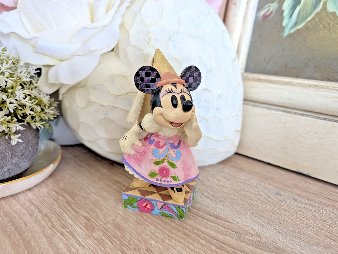 Alternate view of Disney Traditions Minnie Mouse Demure and Sweet figurine 4011753