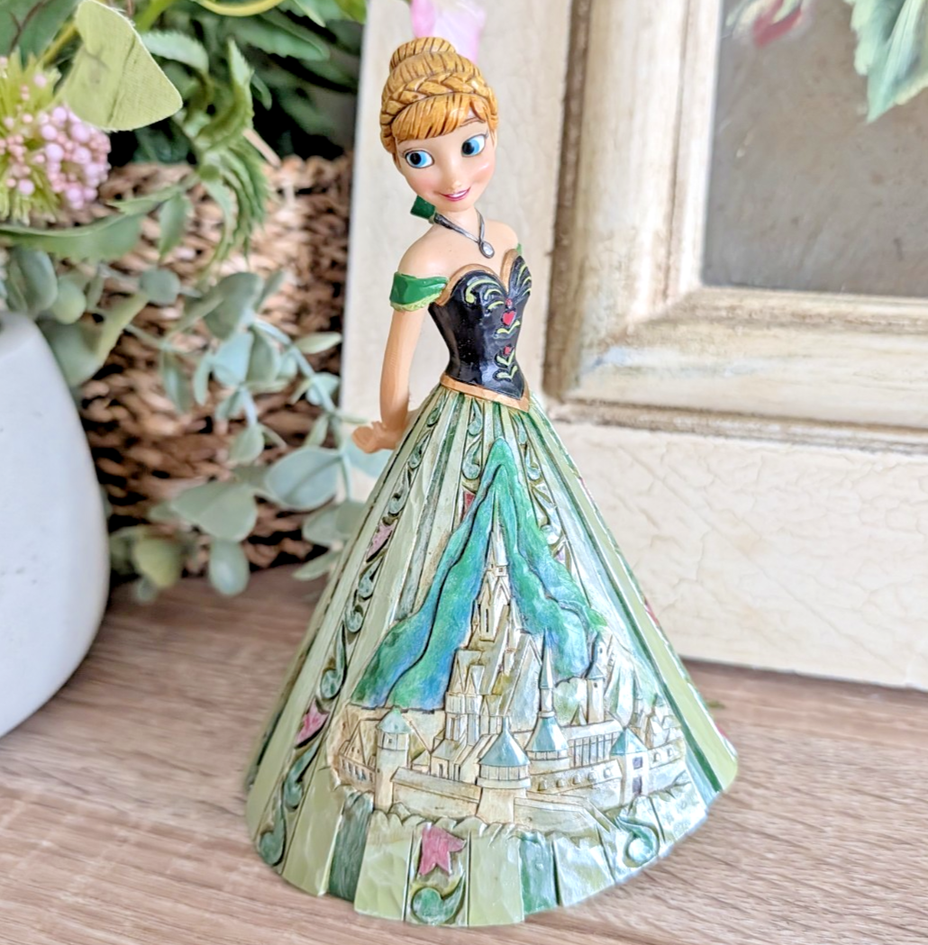 Disney Traditions Anna Arendelle Royalty 4048661 Castle Dress – detail and condition photograph 2