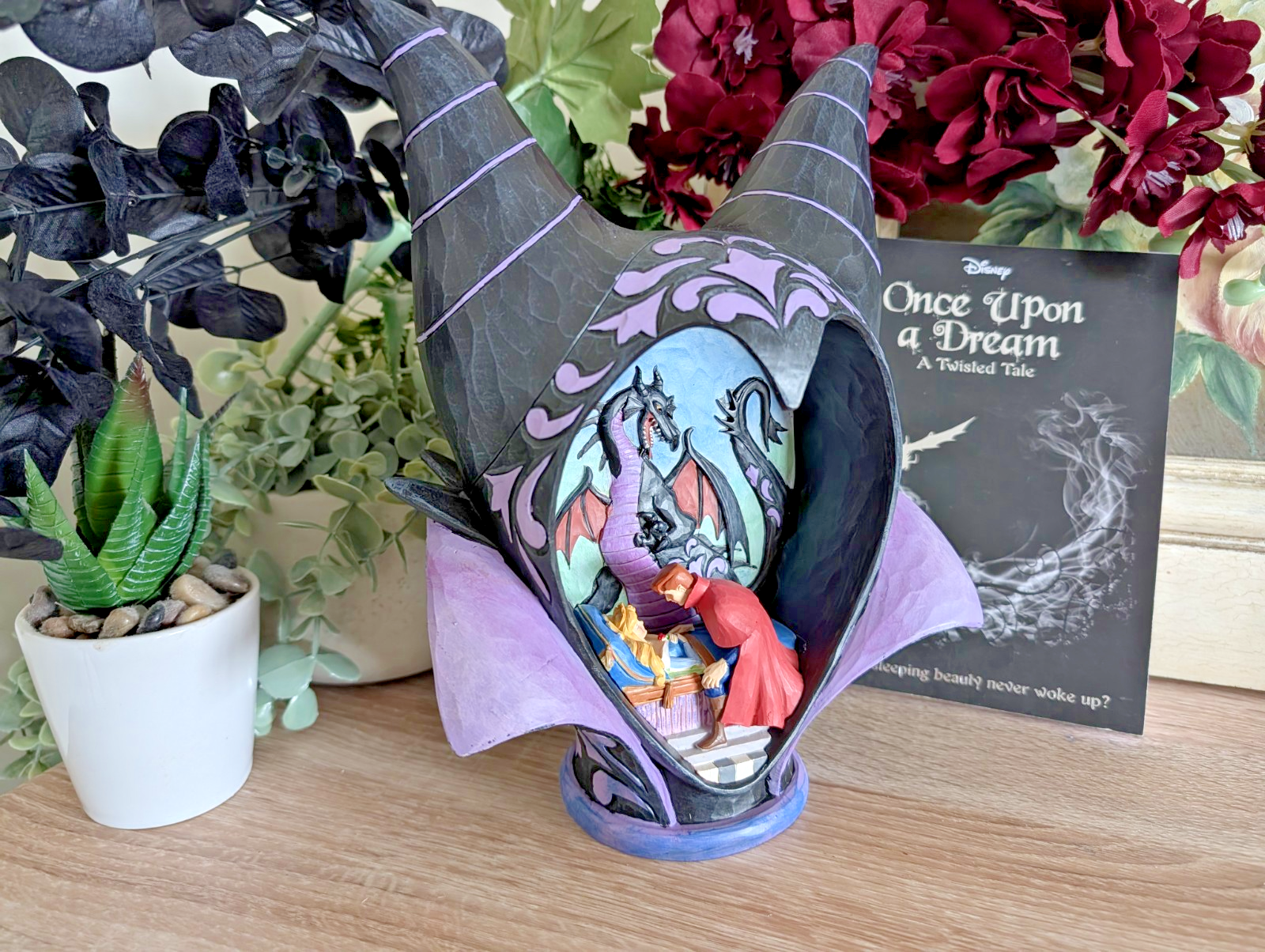 Disney Traditions True Love's Kiss Aurora Prince Philip and Maleficent figurine photo 4