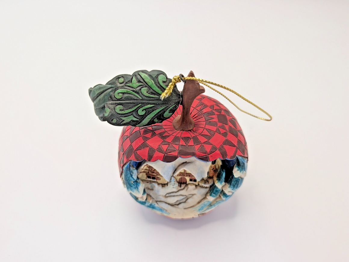 Disney Traditions Snow White apple hanging ornament A9047 – underside and base mark