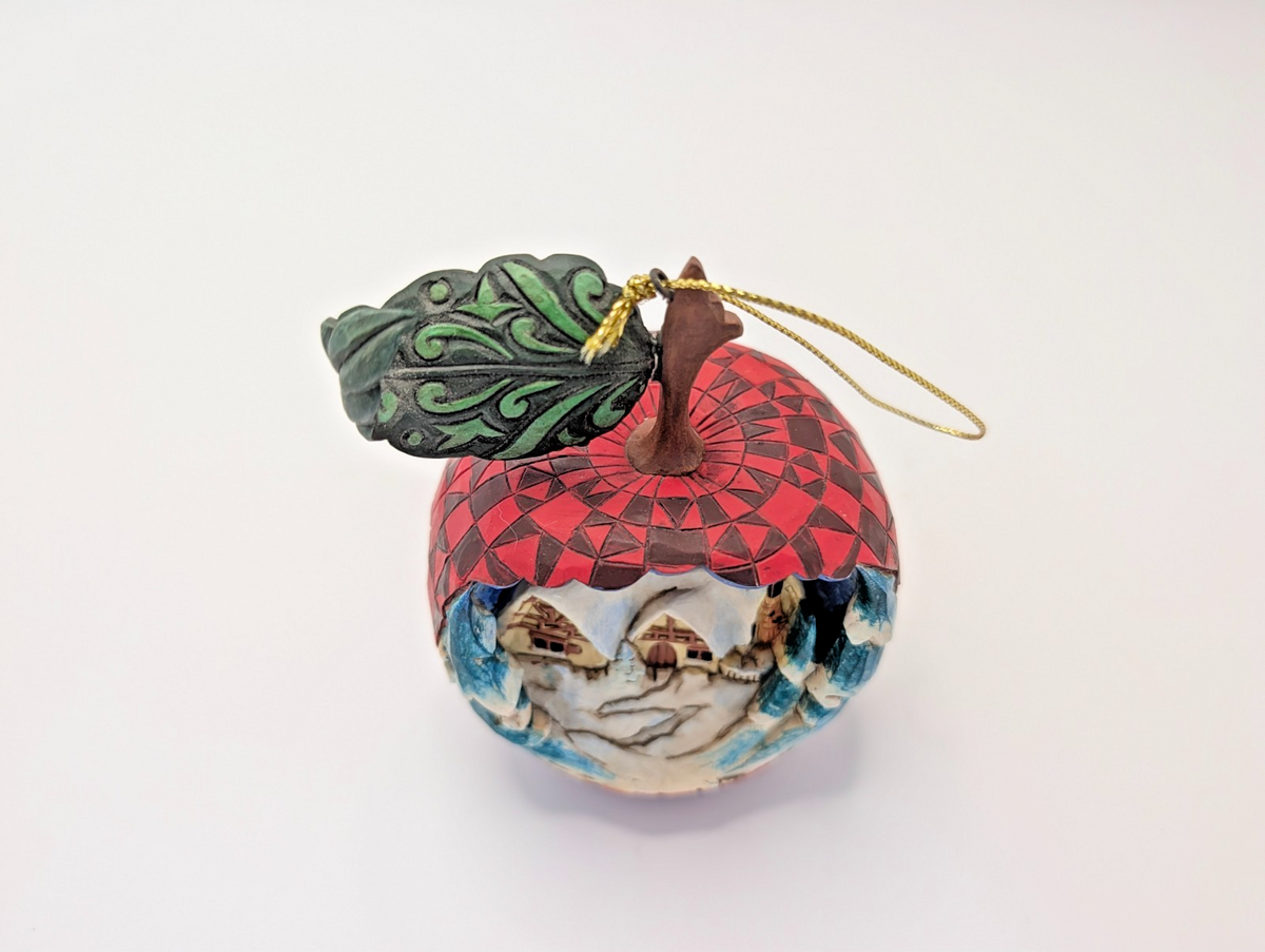 Disney Traditions Snow White apple hanging ornament A9047 – underside and base mark