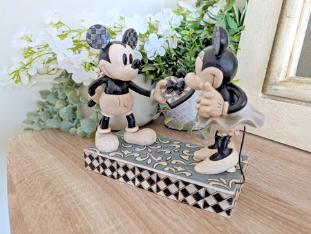 Disney Traditions Mickey and Minnie Real Sweetheart figurine photo 2