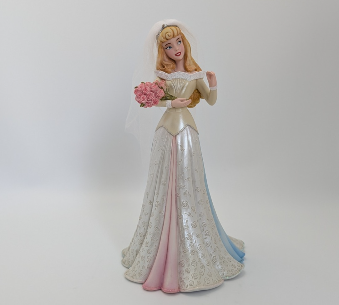 Disney Showcase Aurora Bride Sleeping Beauty unboxed figurine 4050708