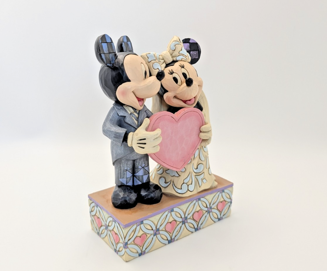 Disney Traditions Mickey and Minnie Two Souls One Heart figurine 4059748
