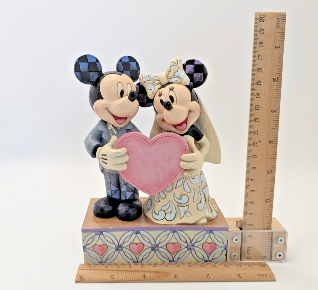 Disney Traditions Mickey and Minnie Two Souls One Heart figurine 4059748