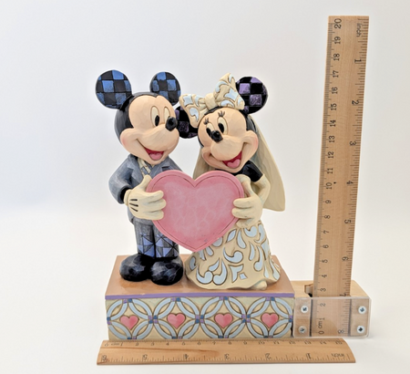 Disney Traditions Mickey and Minnie Two Souls One Heart figurine 4059748