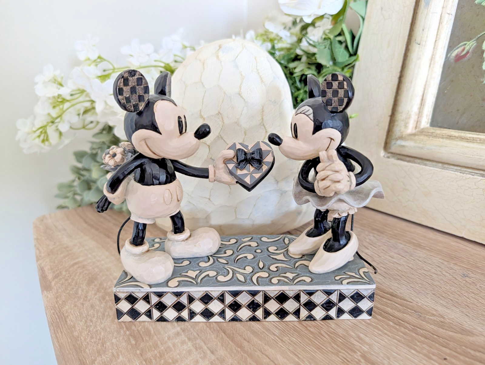 Disney Traditions Mickey and Minnie Real Sweetheart figurine photo 1