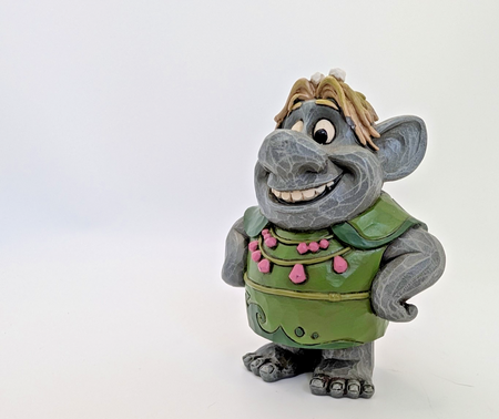 Disney Traditions Bulda figurine from Frozen rear detail